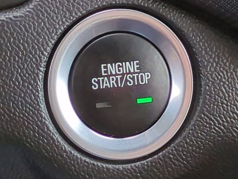 Used 2022 Chevrolet Equinox RS image 17