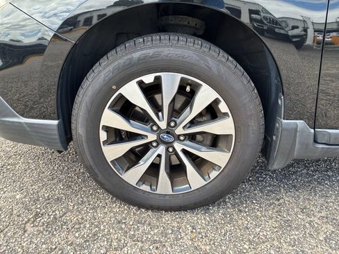 Used 2017 Subaru Outback 3.6R Limited AWD/4WD image 10