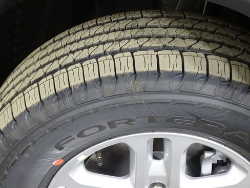 New 2025 Jeep Grand Cherokee Laredo image 34