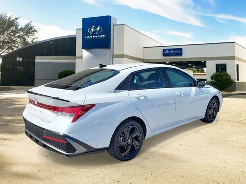 New 2026 Hyundai Elantra SEL Sport image 4