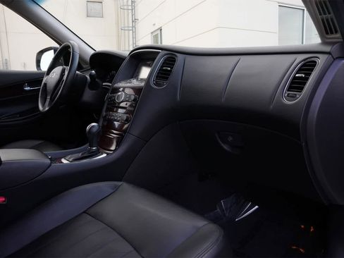 Used 2017 INFINITI QX50 2WD w/ Deluxe Touring Package image 23