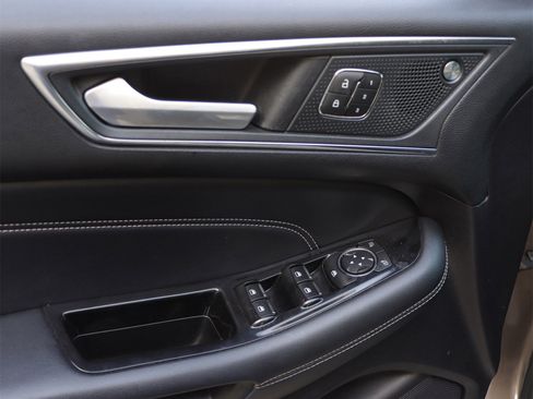 Used 2019 Ford Edge Titanium w/ Cargo Accessory Package image 18