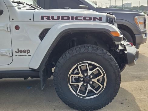 Used 2025 Jeep Wrangler Unlimited Rubicon w/ Safety Group AWD/4WD image 8