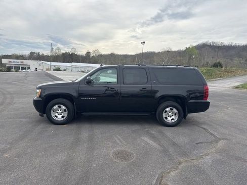 Used 2009 Chevrolet Suburban LT w/ Luxury Package image 5