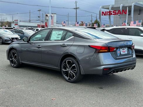 New 2025 Nissan Altima 2.5 SR image 6