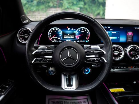 Used 2024 Mercedes-Benz GLB 35 AMG 4MATIC image 17