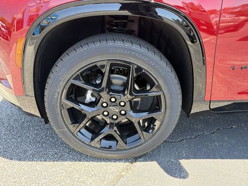 New 2026 Chevrolet Traverse RS w/ LPO, Floor Liner Package FWD image 11