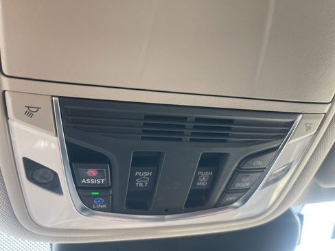 Certified 2025 Acura RDX SH-AWD image 18