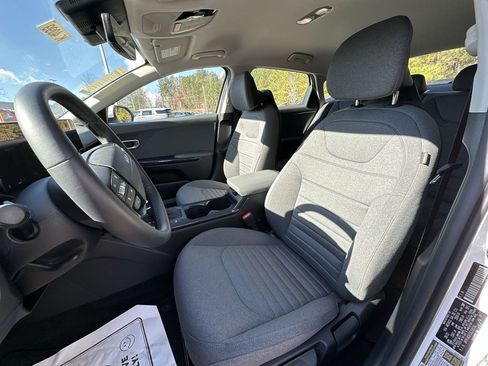 New 2025 Kia K4 EX image 13