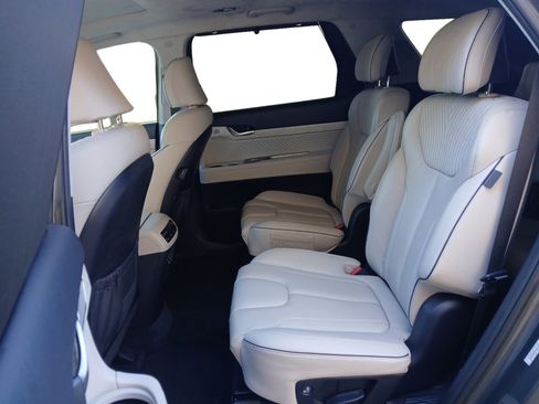 Used 2023 Hyundai Palisade Calligraphy image 13