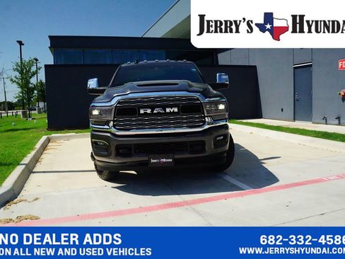 Used 2024 RAM 3500 Limited AWD/4WD image 2