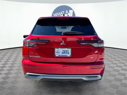 New 2025 Mitsubishi Outlander SE image 6