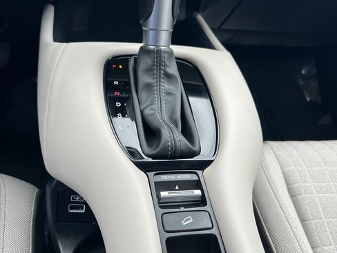 Used 2023 Honda HR-V LX image 26