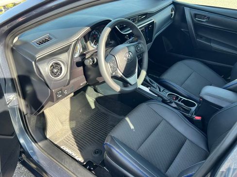 Used 2017 Toyota Corolla SE w/ SE Premium Package image 11