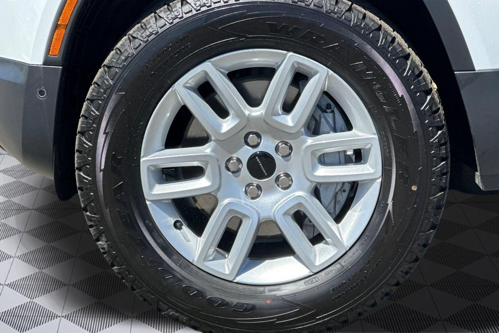 New 2026 Land Rover Defender 130 S AWD/4WD image 10