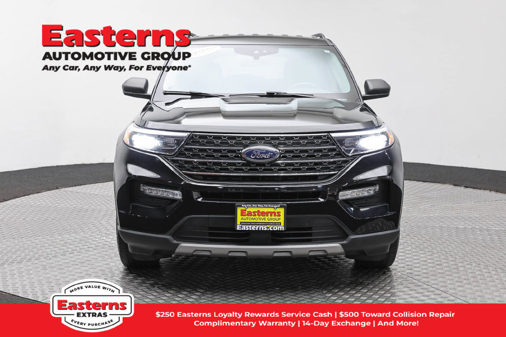 Used 2023 Ford Explorer XLT w/ Equipment Group 202A AWD/4WD image 3
