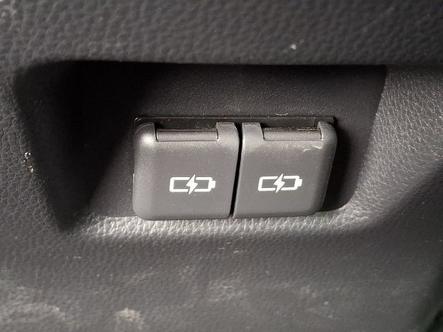 Used 2023 Toyota RAV4 XSE AWD/4WD image 11
