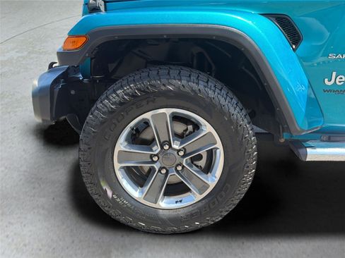Used 2019 Jeep Wrangler Unlimited Sahara AWD/4WD image 38