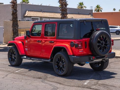 Used 2022 Jeep Wrangler Unlimited Sahara w/ Cold Weather Group image 4