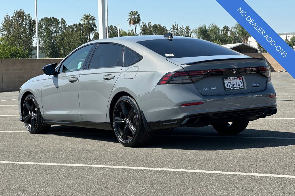 Used 2025 Honda Accord Sport image 6