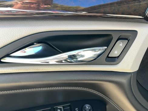 Used 2014 Cadillac SRX Luxury w/ Driver Awareness Package image 18