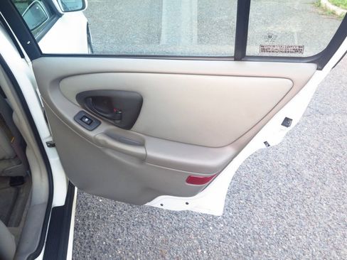 Used 2001 Chevrolet Malibu LS w/ Preferred Equipment Group 1 FWD image 20