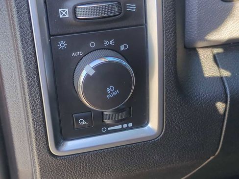 Used 2018 RAM 1500 Lone Star image 33