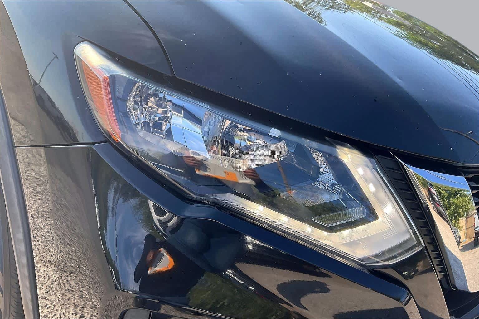 Used 2020 Nissan Rogue SV FWD image 27