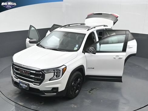 Used 2024 GMC Terrain AT4 AWD/4WD image 26