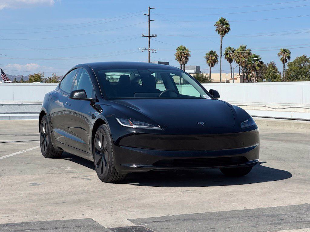 Used 2025 Tesla Model 3 RWD image 2