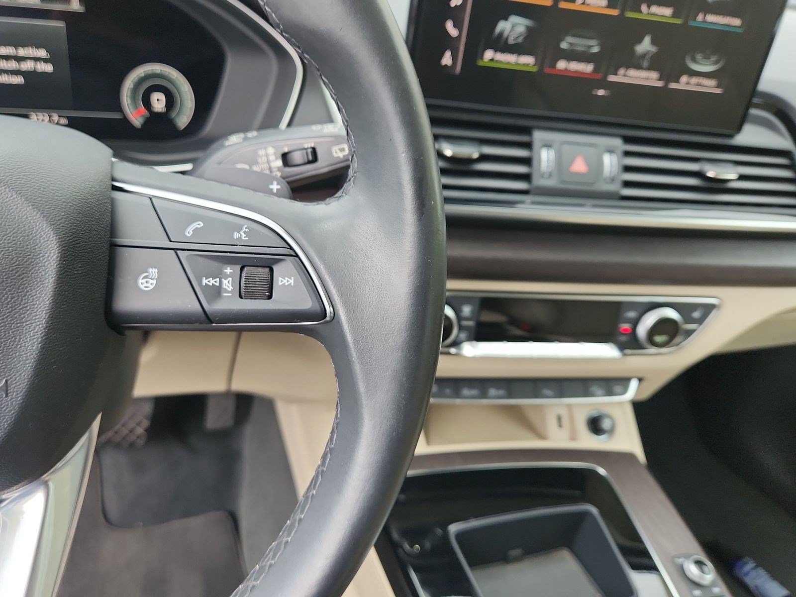 Used 2023 Audi Q5 2.0T Premium Plus w/ Premium Plus Package AWD/4WD image 23
