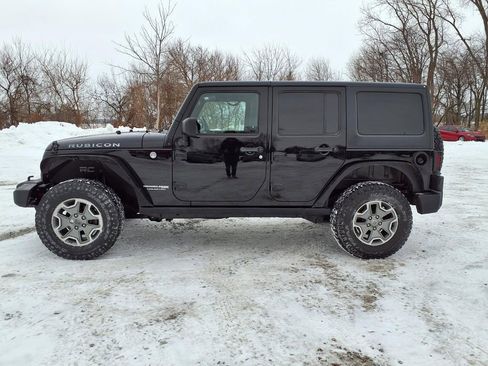 Used 2018 Jeep Wrangler Unlimited Rubicon w/ Connectivity Group image 30