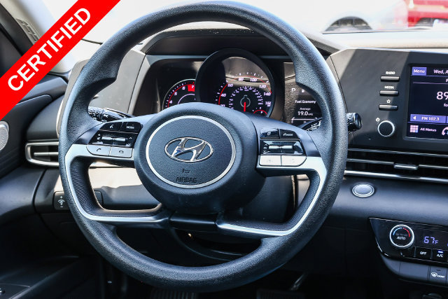 Certified 2022 Hyundai Elantra SEL FWD image 17