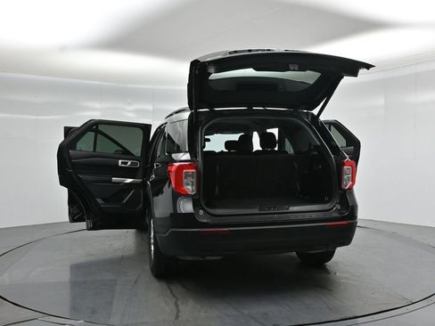 Certified 2023 Ford Explorer XLT RWD image 31
