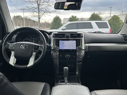 Used 2022 Toyota 4Runner SR5 Premium image 29