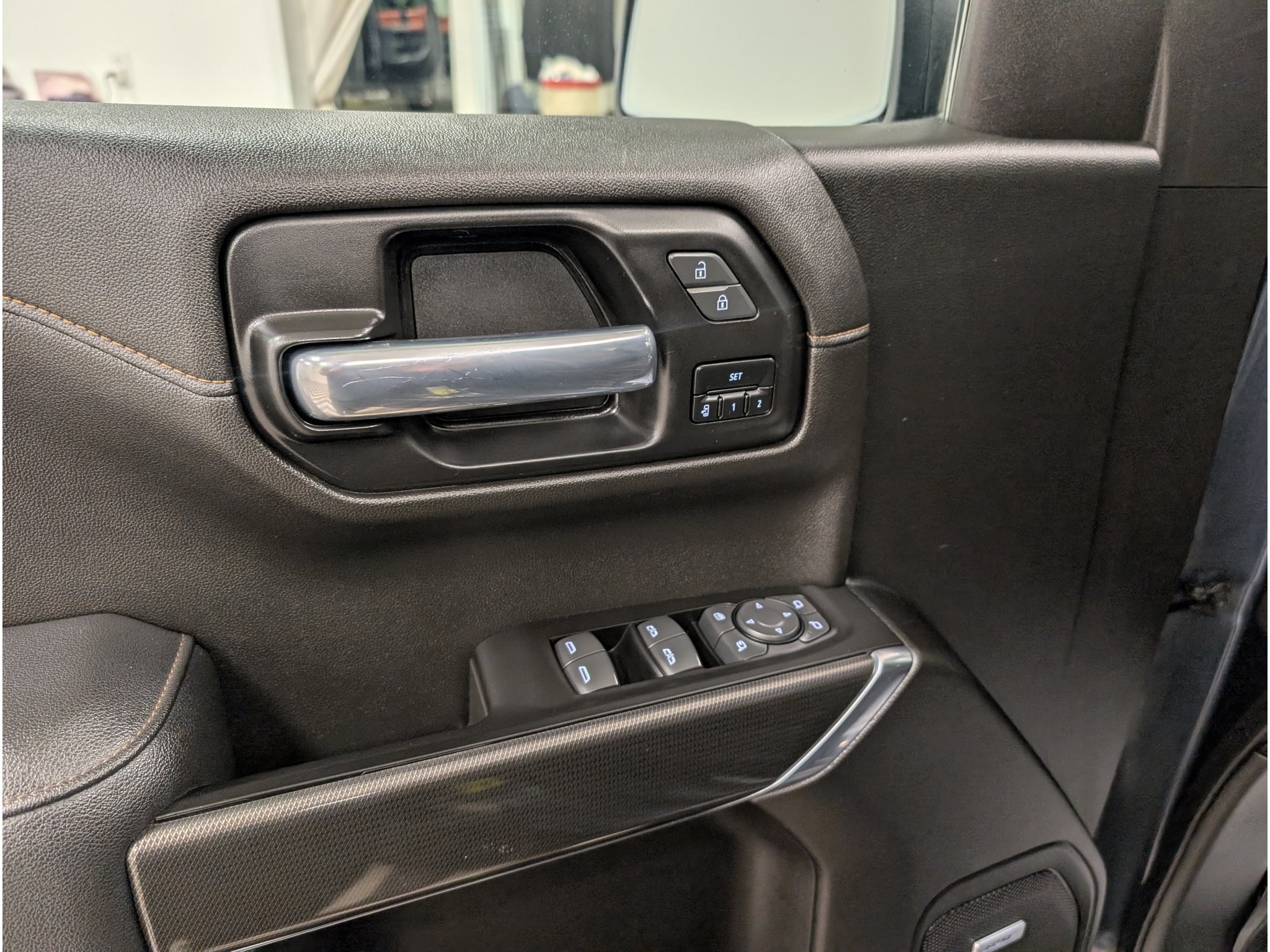 Used 2022 GMC Sierra 1500 AT4 w/ AT4 Premium Package AWD/4WD image 8