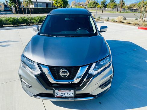 Used 2018 Nissan Rogue S image 6