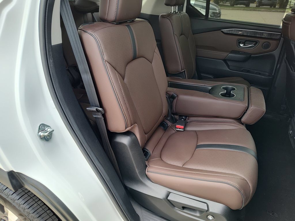 Used 2023 Honda Pilot Elite image 36