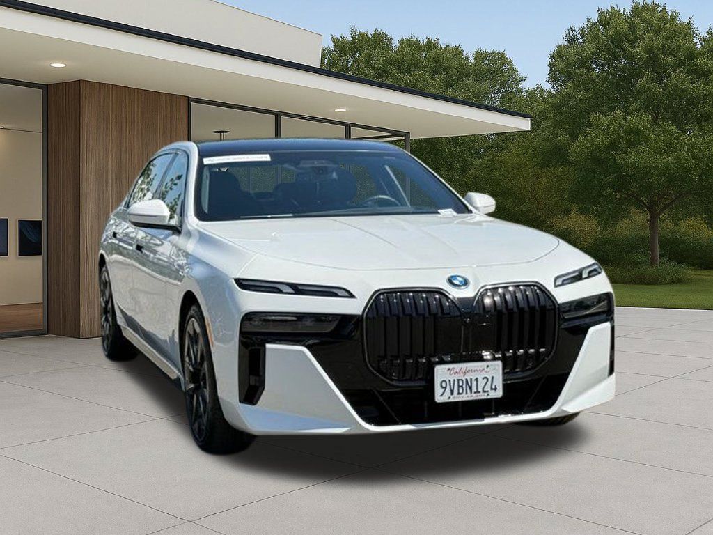 Used 2026 BMW 750e xDrive AWD/4WD image 5