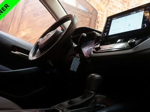 Used 2020 Toyota Corolla LE image 47