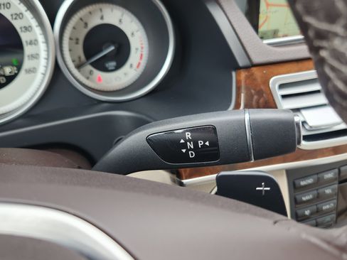 Used 2014 Mercedes-Benz E 350 4MATIC Sedan image 11