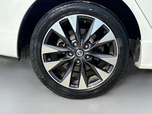 Used 2019 Nissan Sentra SR image 30