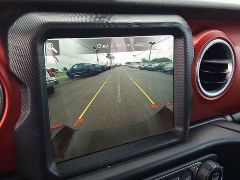 Used 2021 Jeep Gladiator Rubicon AWD/4WD image 14