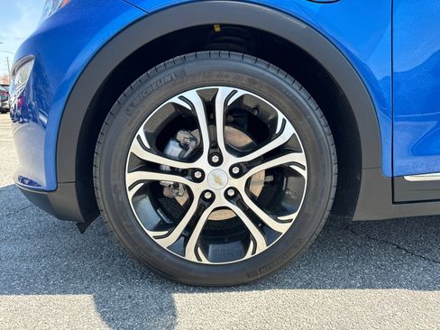 Used 2020 Chevrolet Bolt Premier w/ Infotainment Package image 11