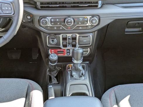 New 2025 Jeep Wrangler Unlimited Rubicon w/ Convenience Group image 18