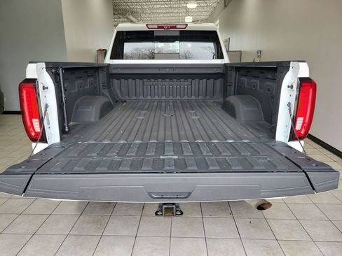 Used 2023 GMC Sierra 2500 Denali w/ Denali Ultimate Package AWD/4WD image 17