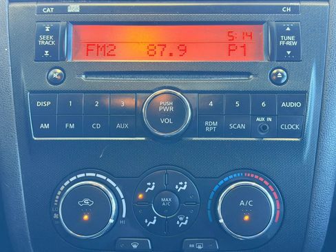 Used 2010 Nissan Altima 3.5 SR FWD image 16