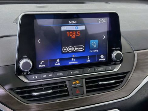 Used 2025 Nissan Altima 2.5 SV FWD image 32