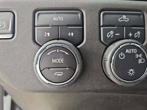 Certified 2024 Chevrolet Silverado 1500 LT AWD/4WD image 30
