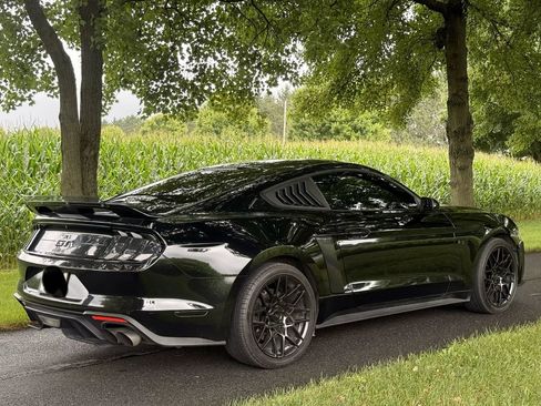 Used 2018 Ford Mustang GT RWD image 8